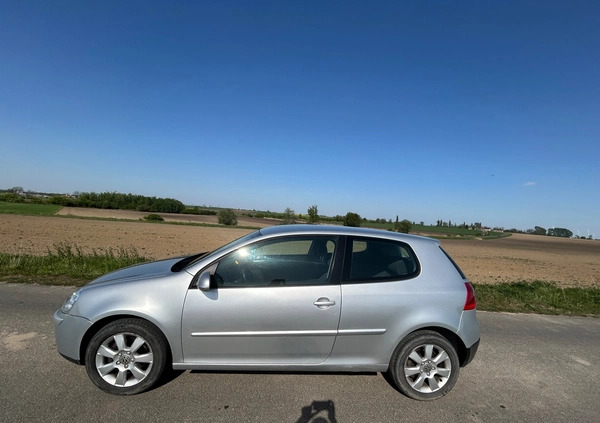 Volkswagen Golf cena 9100 przebieg: 419500, rok produkcji 2003 z Wiązów małe 79